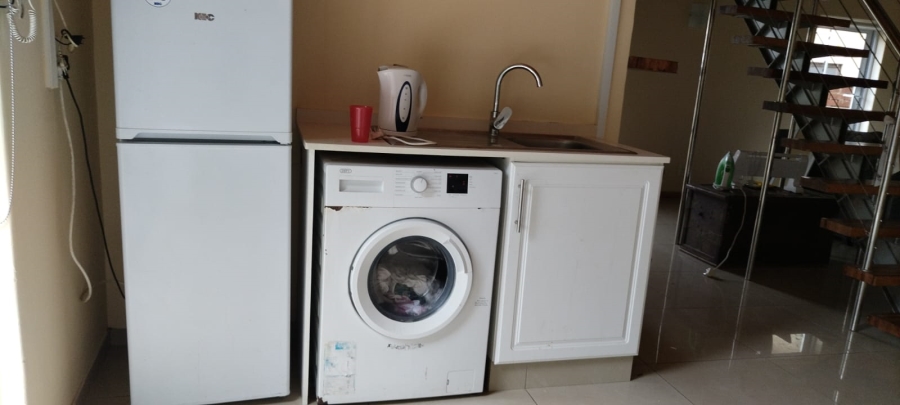 To Let 1 Bedroom Property for Rent in Essenwood KwaZulu-Natal
