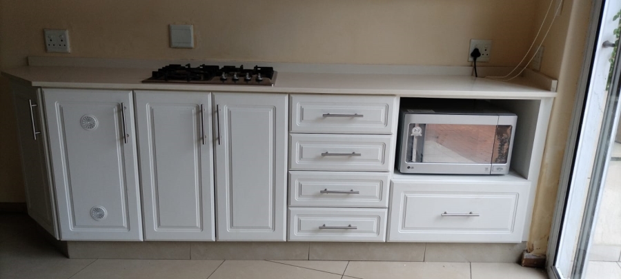 To Let 1 Bedroom Property for Rent in Essenwood KwaZulu-Natal