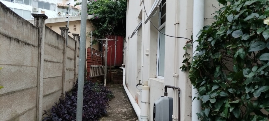 To Let 1 Bedroom Property for Rent in Essenwood KwaZulu-Natal