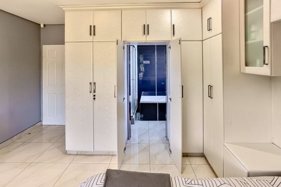 4 Bedroom Property for Sale in Seaward Estate KwaZulu-Natal