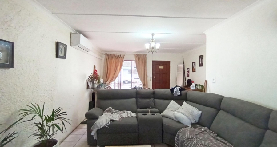 2 Bedroom Property for Sale in Amanzimtoti KwaZulu-Natal