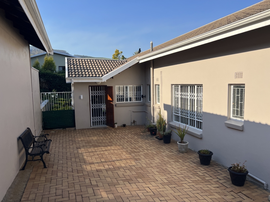 4 Bedroom Property for Sale in Upper Ferncliffe KwaZulu-Natal