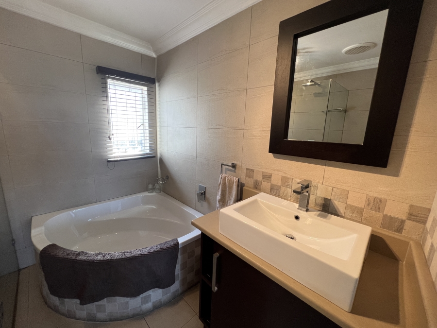 4 Bedroom Property for Sale in Upper Ferncliffe KwaZulu-Natal