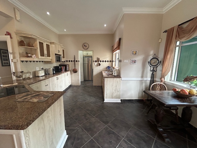 6 Bedroom Property for Sale in Herrwood Park KwaZulu-Natal