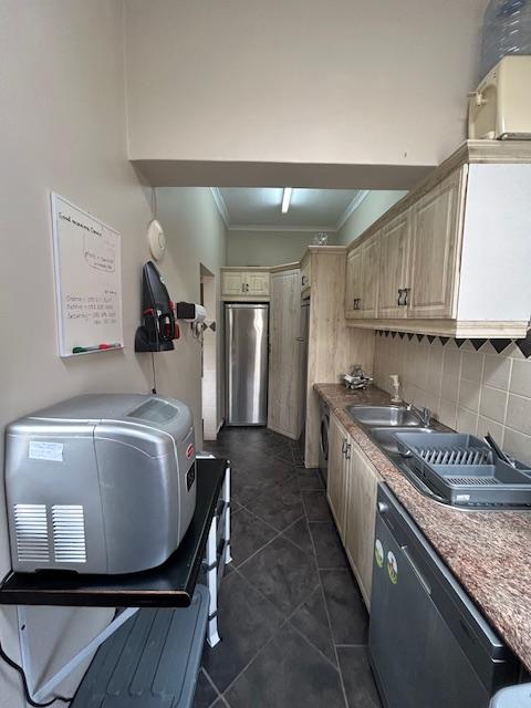 6 Bedroom Property for Sale in Herrwood Park KwaZulu-Natal