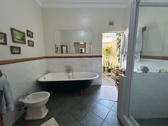 6 Bedroom Property for Sale in Herrwood Park KwaZulu-Natal