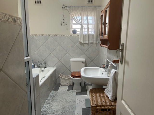 6 Bedroom Property for Sale in Herrwood Park KwaZulu-Natal