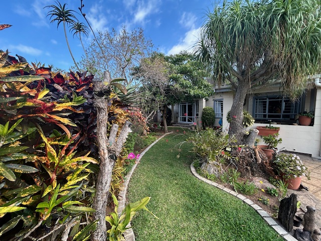 6 Bedroom Property for Sale in Herrwood Park KwaZulu-Natal