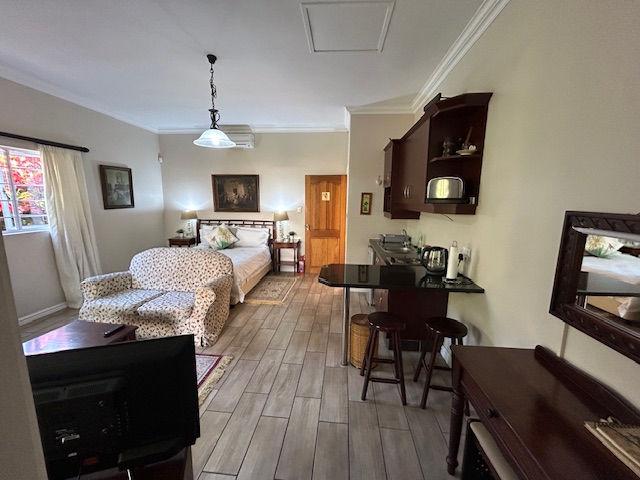 6 Bedroom Property for Sale in Herrwood Park KwaZulu-Natal