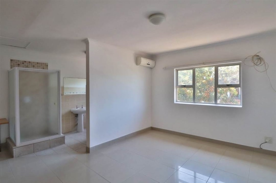 To Let 3 Bedroom Property for Rent in Athlone Park KwaZulu-Natal