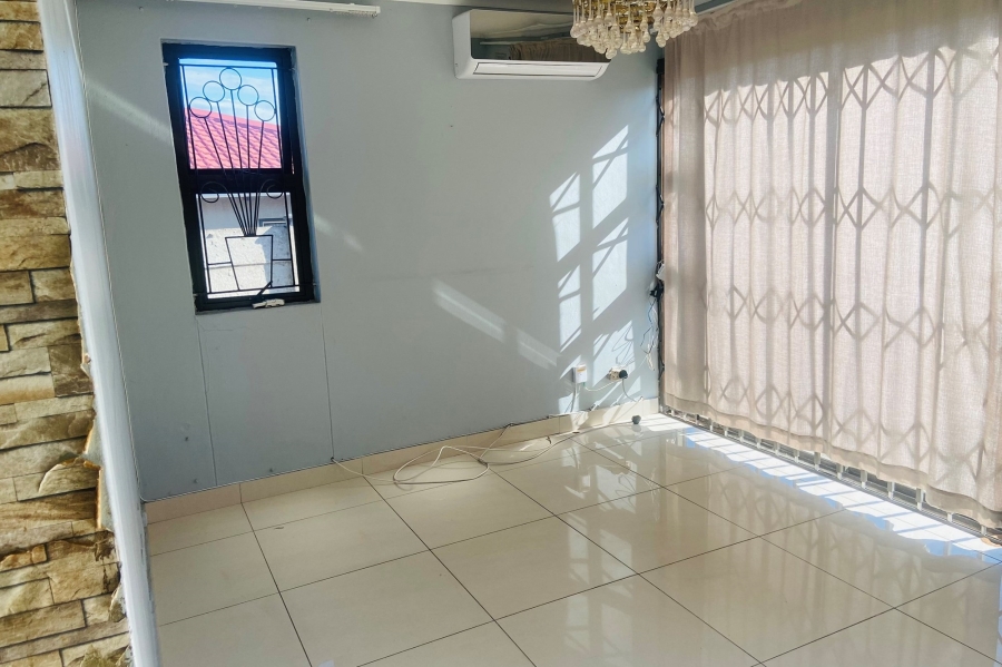 3 Bedroom Property for Sale in Orient Hills KwaZulu-Natal