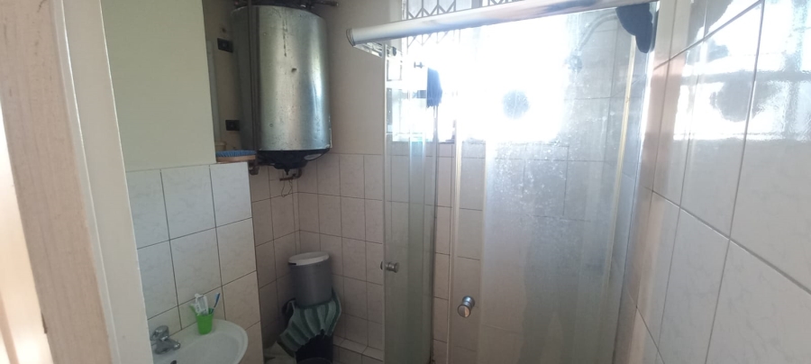 2 Bedroom Property for Sale in Essenwood KwaZulu-Natal