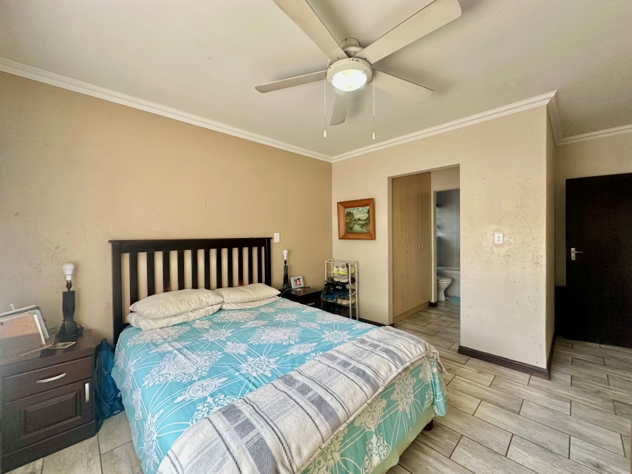 3 Bedroom Property for Sale in Seaward Estate KwaZulu-Natal
