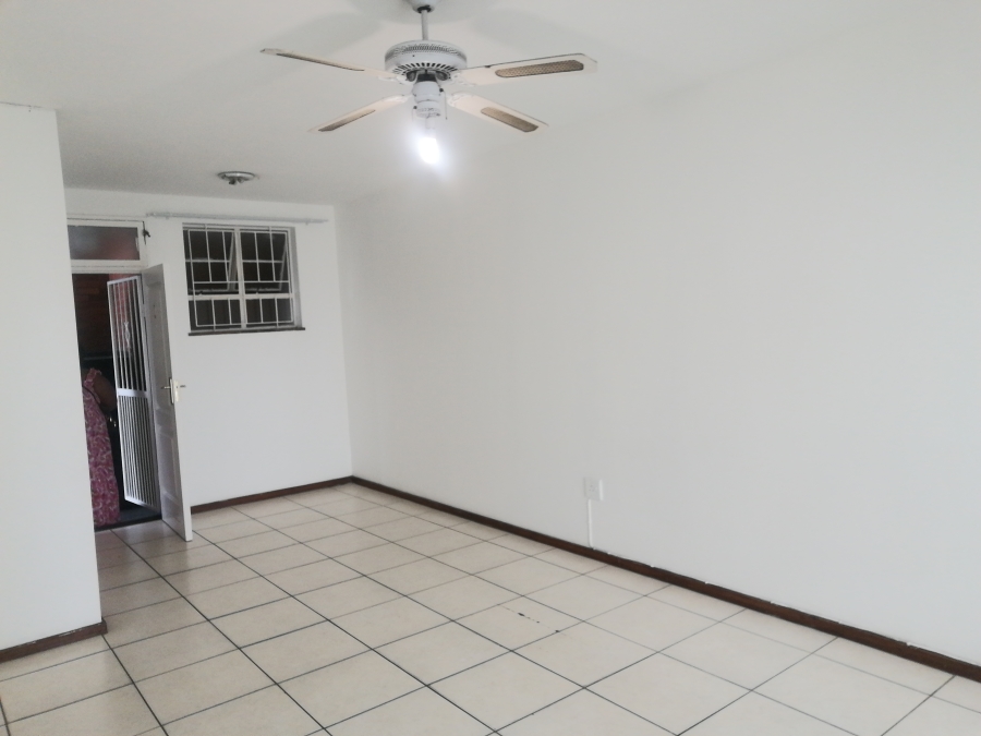 To Let 2 Bedroom Property for Rent in Westridge KwaZulu-Natal