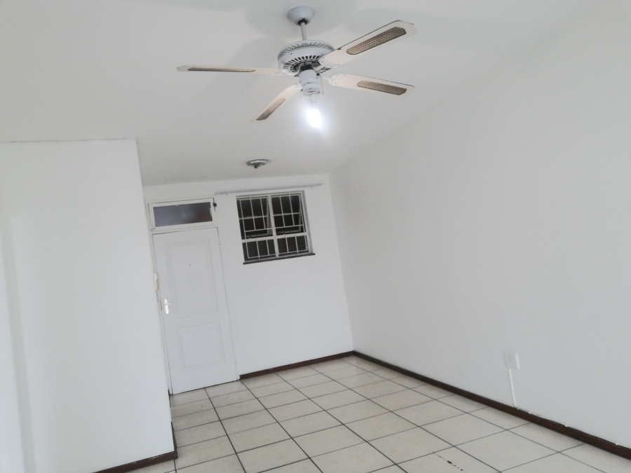 To Let 2 Bedroom Property for Rent in Westridge KwaZulu-Natal