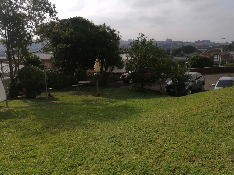 To Let 2 Bedroom Property for Rent in Westridge KwaZulu-Natal
