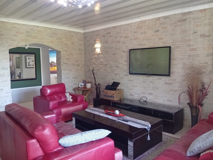 4 Bedroom Property for Sale in Kloof KwaZulu-Natal