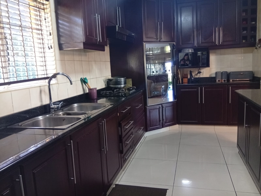4 Bedroom Property for Sale in Kloof KwaZulu-Natal