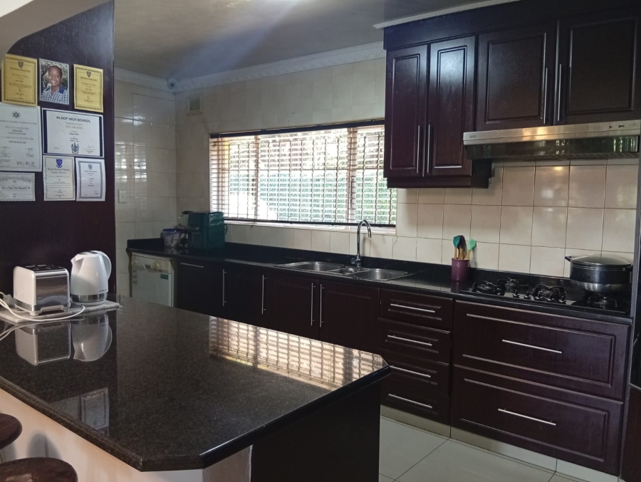 4 Bedroom Property for Sale in Kloof KwaZulu-Natal