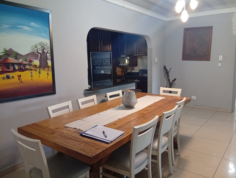 4 Bedroom Property for Sale in Kloof KwaZulu-Natal