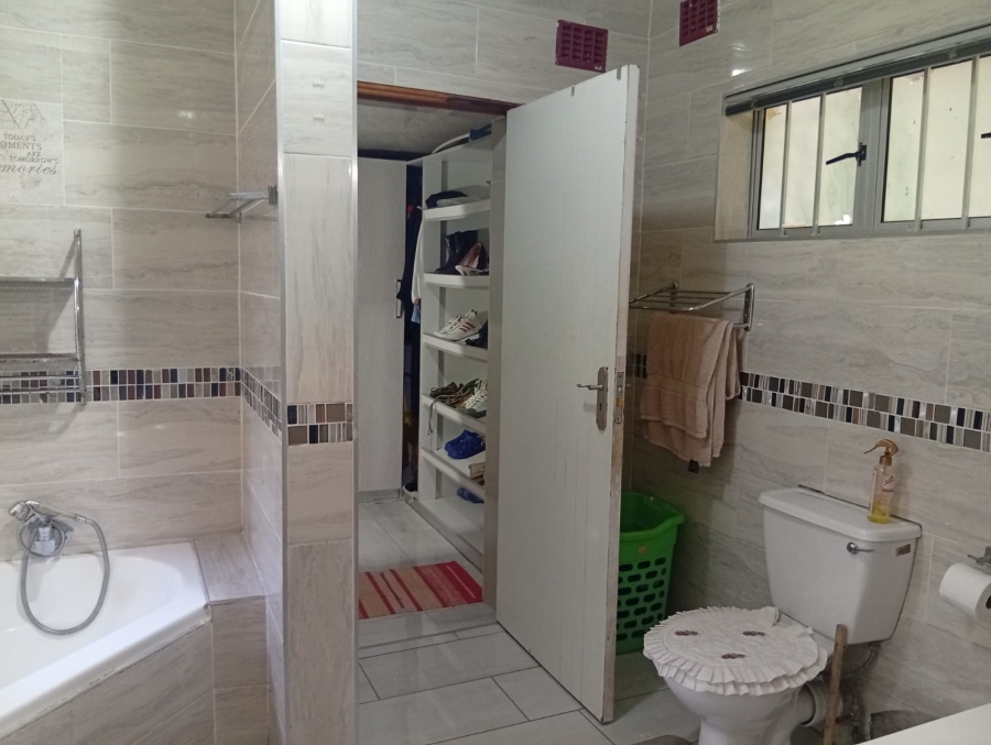4 Bedroom Property for Sale in Kloof KwaZulu-Natal