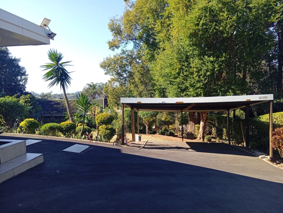4 Bedroom Property for Sale in Kloof KwaZulu-Natal