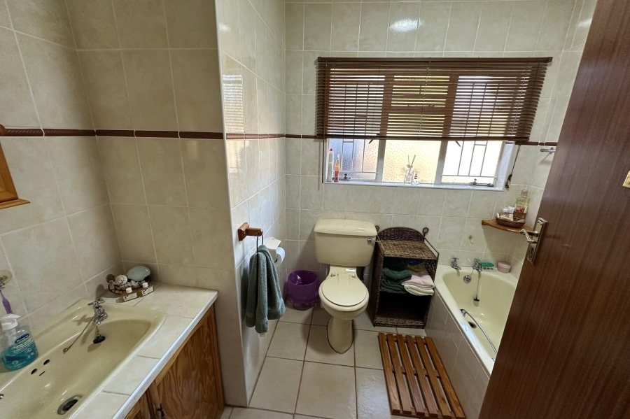 4 Bedroom Property for Sale in Aviary Hill KwaZulu-Natal