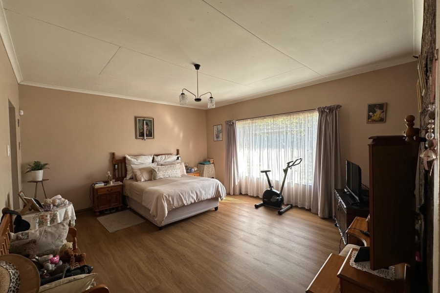 4 Bedroom Property for Sale in Aviary Hill KwaZulu-Natal
