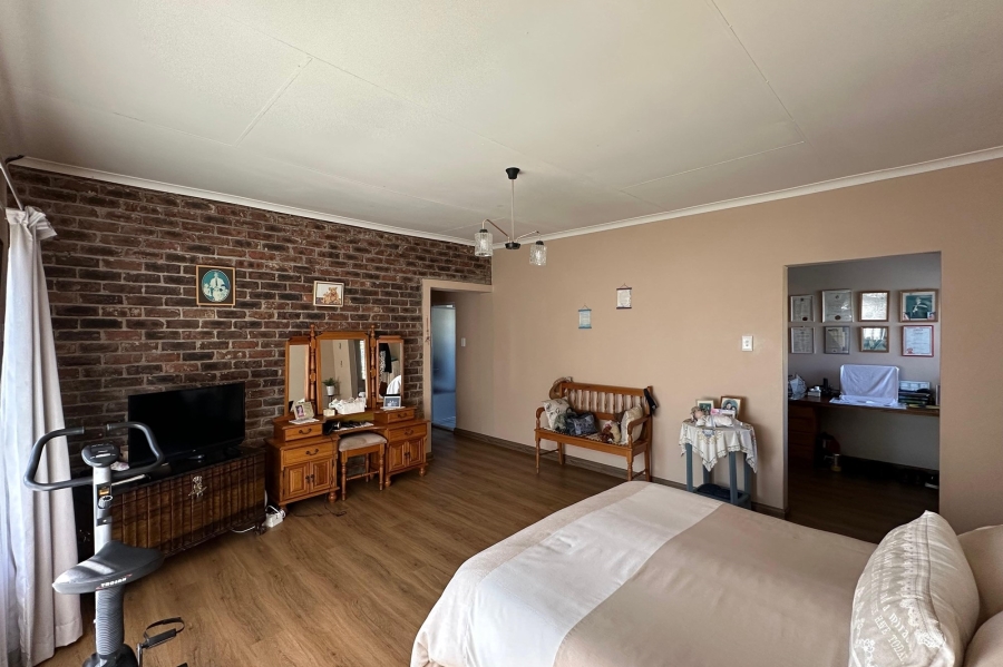 4 Bedroom Property for Sale in Aviary Hill KwaZulu-Natal