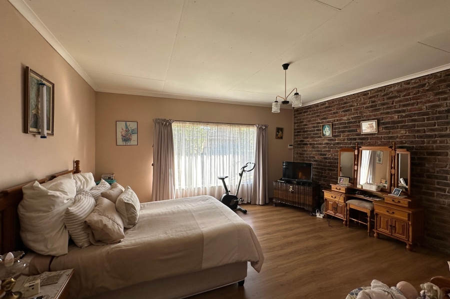 4 Bedroom Property for Sale in Aviary Hill KwaZulu-Natal