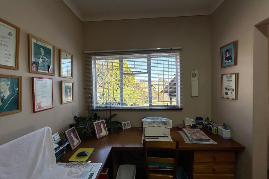 4 Bedroom Property for Sale in Aviary Hill KwaZulu-Natal