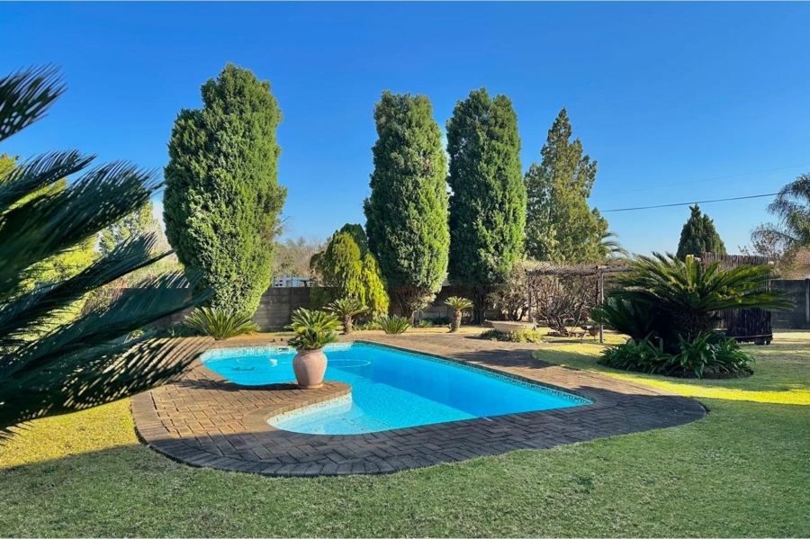 4 Bedroom Property for Sale in Aviary Hill KwaZulu-Natal
