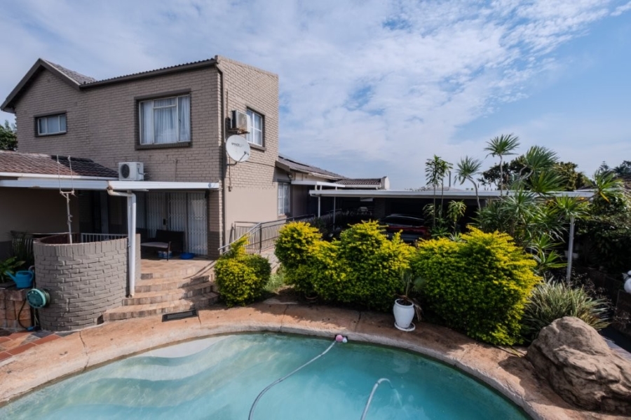 4 Bedroom Property for Sale in Glen Anil KwaZulu-Natal