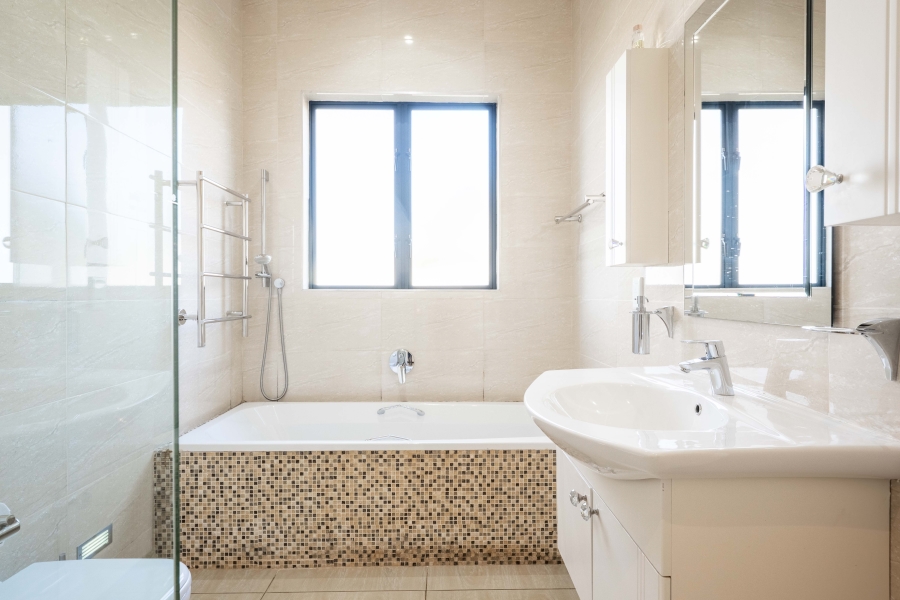 4 Bedroom Property for Sale in Cotswold Downs Estates KwaZulu-Natal