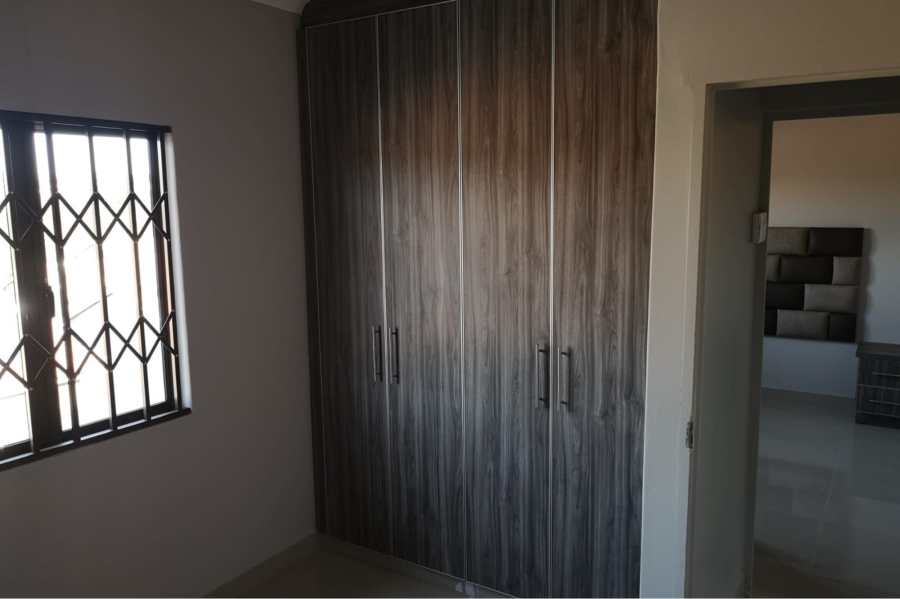 To Let 3 Bedroom Property for Rent in Northcroft KwaZulu-Natal