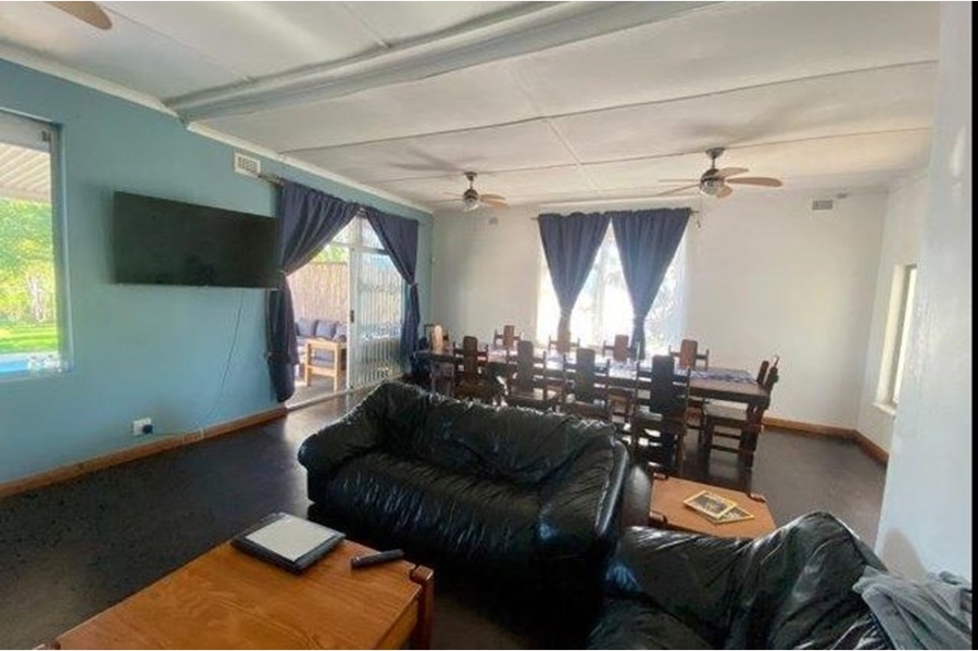 4 Bedroom Property for Sale in Winklespruit KwaZulu-Natal