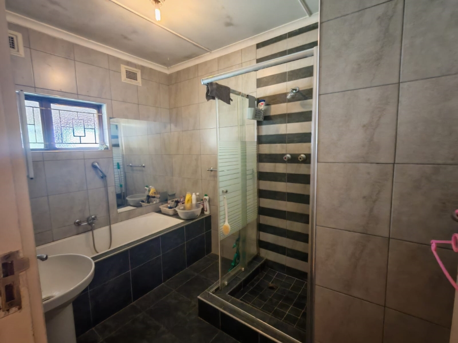 2 Bedroom Property for Sale in Bellair KwaZulu-Natal