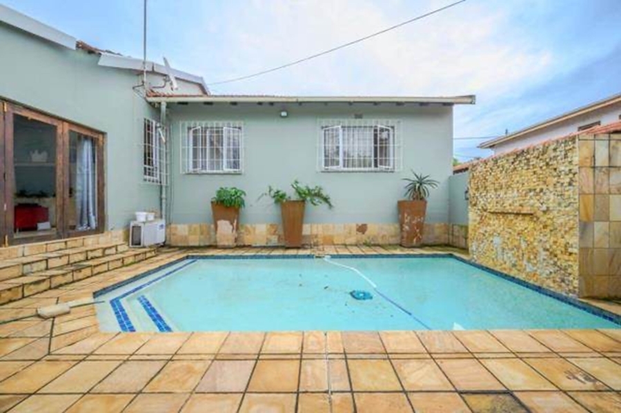 4 Bedroom Property for Sale in Durban North KwaZulu-Natal