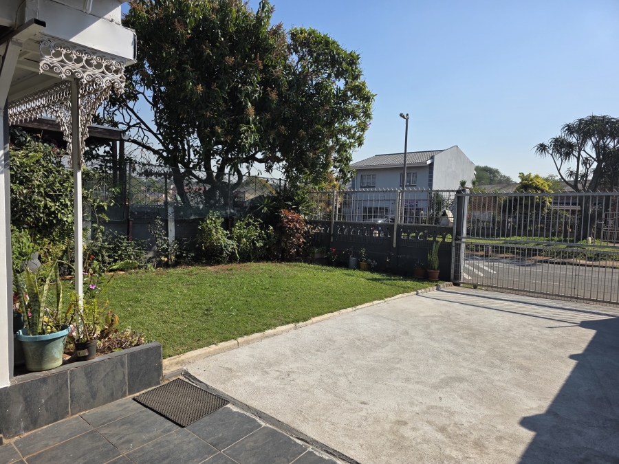 3 Bedroom Property for Sale in Lotus Park KwaZulu-Natal