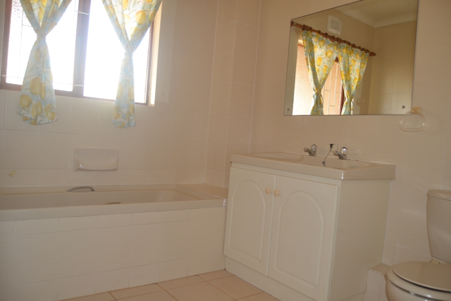 2 Bedroom Property for Sale in Scottburgh Central KwaZulu-Natal