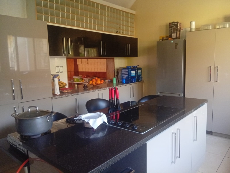 6 Bedroom Property for Sale in Escombe KwaZulu-Natal