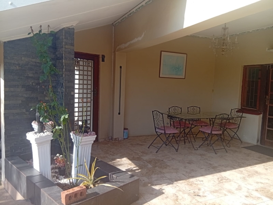 6 Bedroom Property for Sale in Escombe KwaZulu-Natal