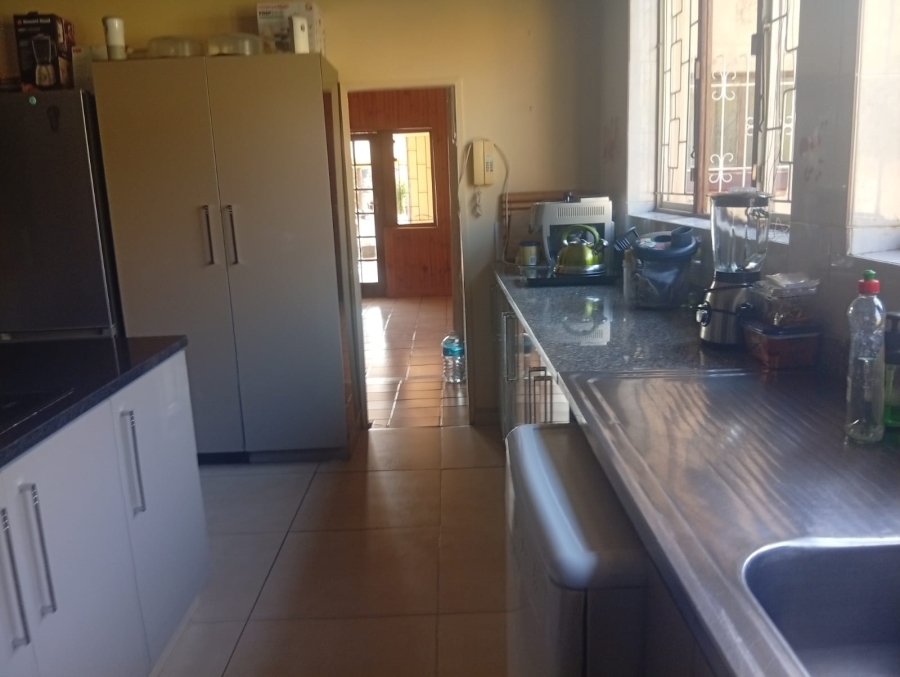 6 Bedroom Property for Sale in Escombe KwaZulu-Natal