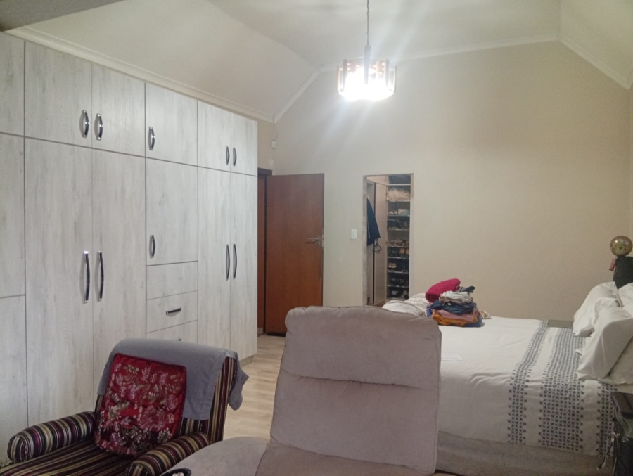 6 Bedroom Property for Sale in Escombe KwaZulu-Natal