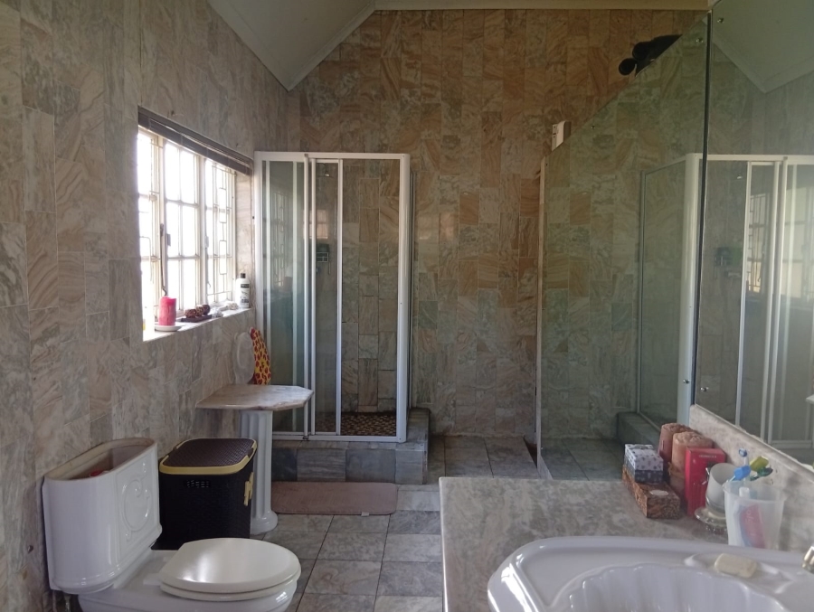 6 Bedroom Property for Sale in Escombe KwaZulu-Natal