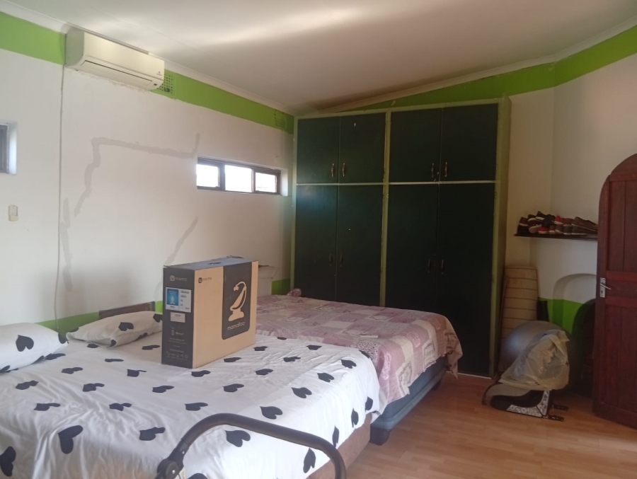 6 Bedroom Property for Sale in Escombe KwaZulu-Natal