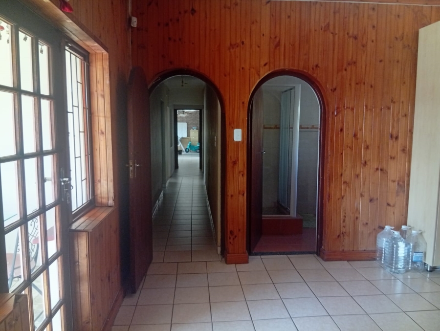 6 Bedroom Property for Sale in Escombe KwaZulu-Natal