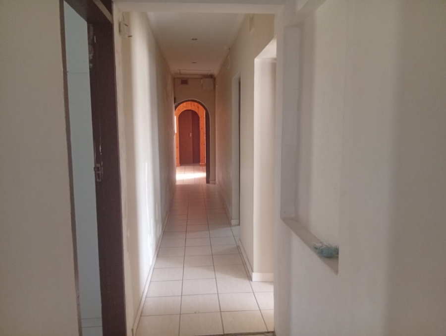 6 Bedroom Property for Sale in Escombe KwaZulu-Natal