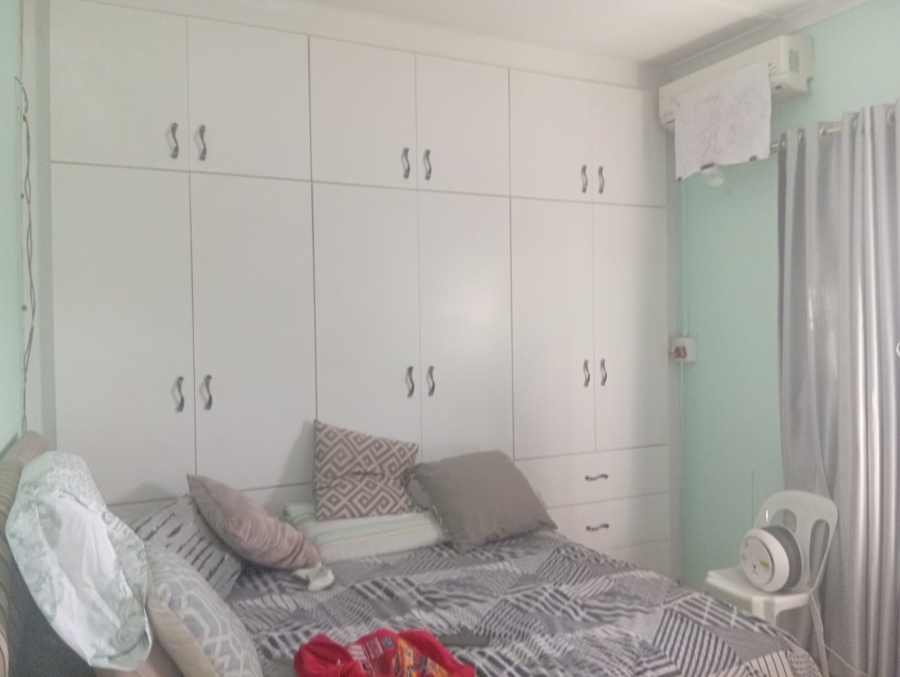 6 Bedroom Property for Sale in Escombe KwaZulu-Natal