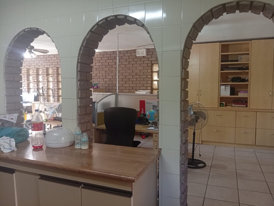 6 Bedroom Property for Sale in Escombe KwaZulu-Natal